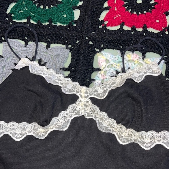 🪻3/$30 Trendy Crop top!🪻 - Picture 2 of 4